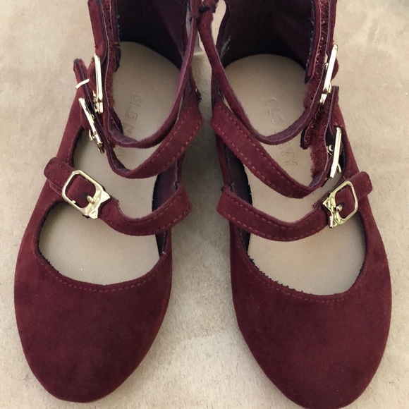 Old Navy faux suede triple strap flats - Picture 3 of 8